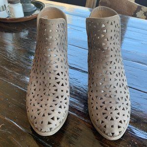 Musse and Cloud Laser Cut Cowboy Boots Taupe